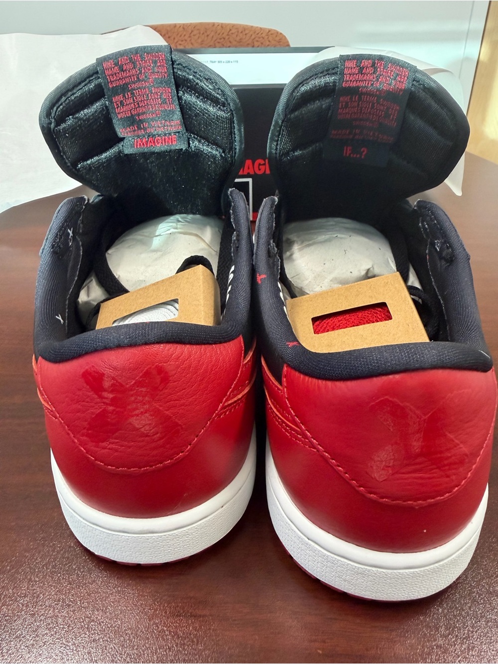 Jordan 1 OG Low BRED 10.5 - Picture 5 of 8